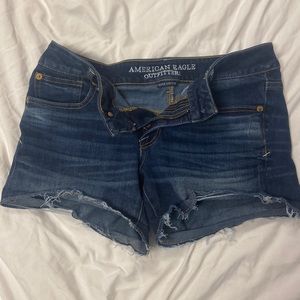 AEO denim shorts , shortie US-4 CA-4 MX-4 Uk-8 SHIPPING IS EXTRA